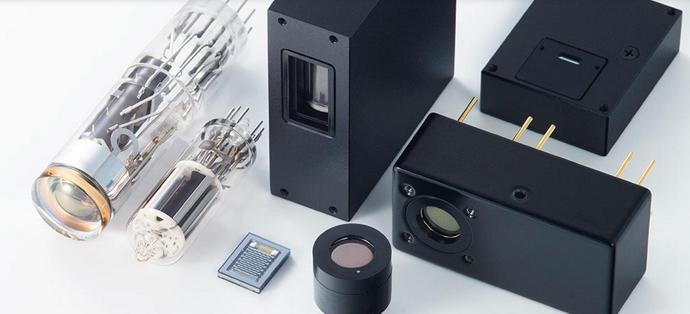 光電倍增管（PMT）