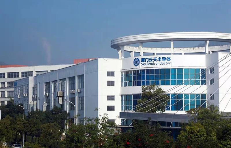 廈門云天半導體科技在海滄集成電力產(chǎn)業(yè)園舉行一期首批設(shè)備進廠儀式(圖1) 10-22040GJ620F6.jpeg