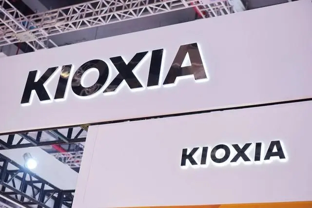 鎧俠子公司推出全球首款浸沒式液冷SSD(圖1) 9-230Q51A551222.jpg