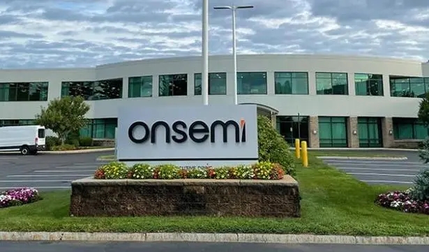 onsemi 推出升級(jí)版電源模塊以增強(qiáng)太陽(yáng)能發(fā)電和儲(chǔ)能(圖1) 9-240R91FSG62.jpg